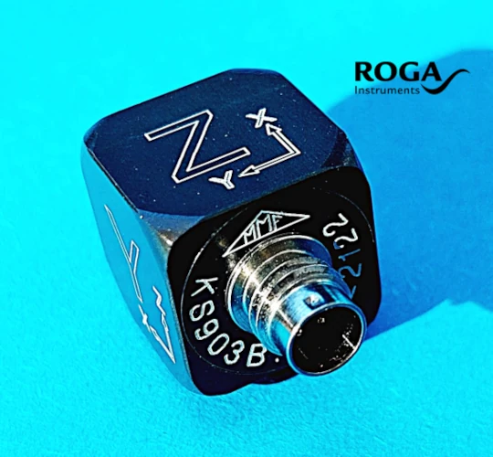 Triaxial accelerometer
